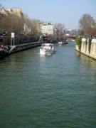 ����� ����