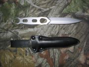 976558 small