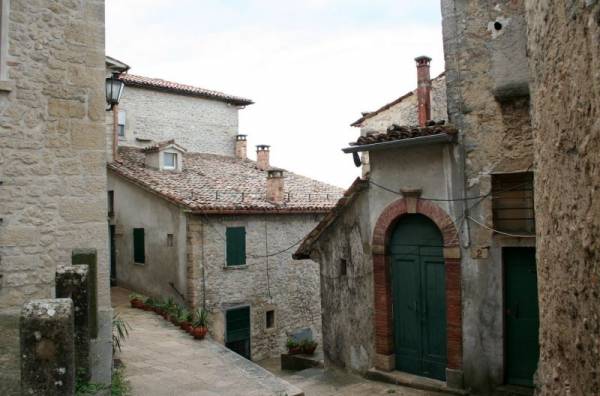 ���-������