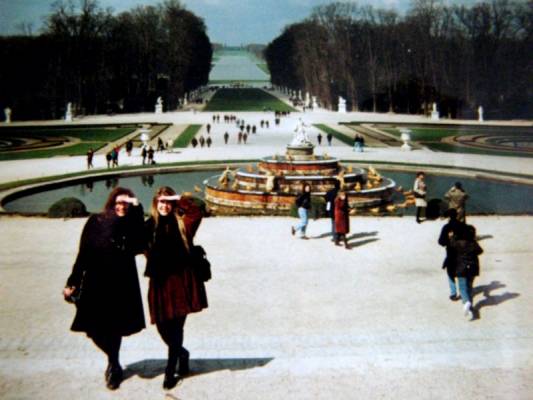 �� � ������