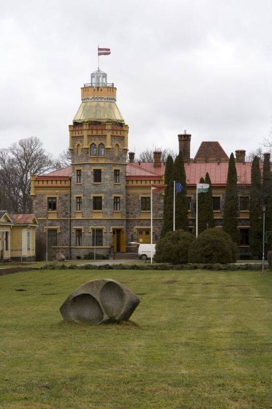 �������