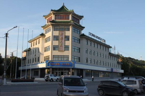 ����� ����