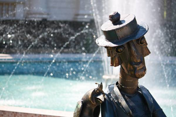 � �������