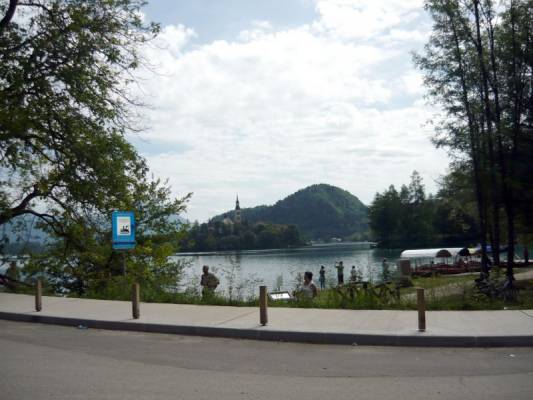 ����� ����