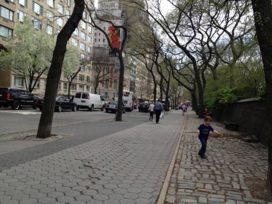 ����� ����