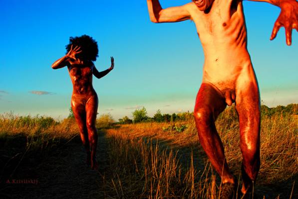  . .      . The art of dance. Symmetry. Lyrical dance of the symmetrical evolution of the human body.
