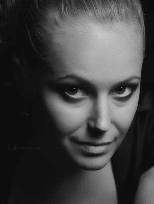         ?   . Want your portrait does not look boring and ordinary? Work on yourself.